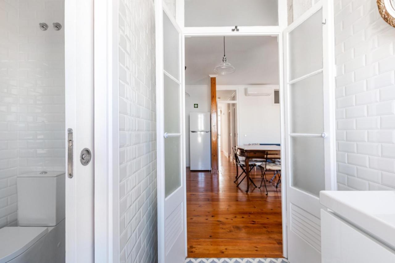 White & Blue Vintage Home In Graca Lisboa المظهر الخارجي الصورة