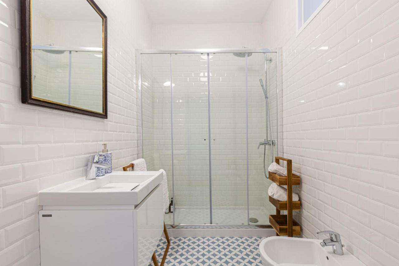 White & Blue Vintage Home In Graca Lisboa المظهر الخارجي الصورة