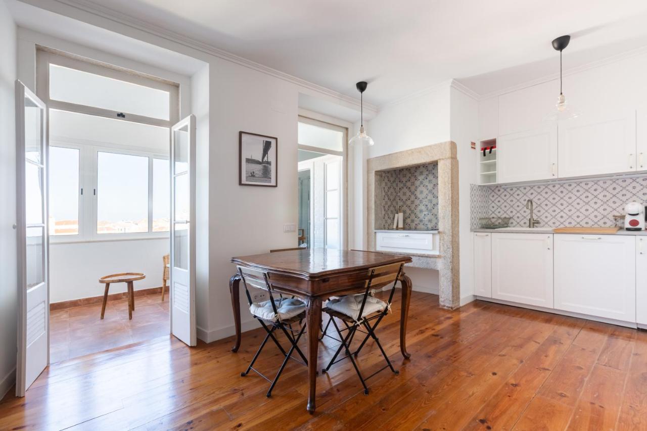 White & Blue Vintage Home In Graca Lisboa المظهر الخارجي الصورة