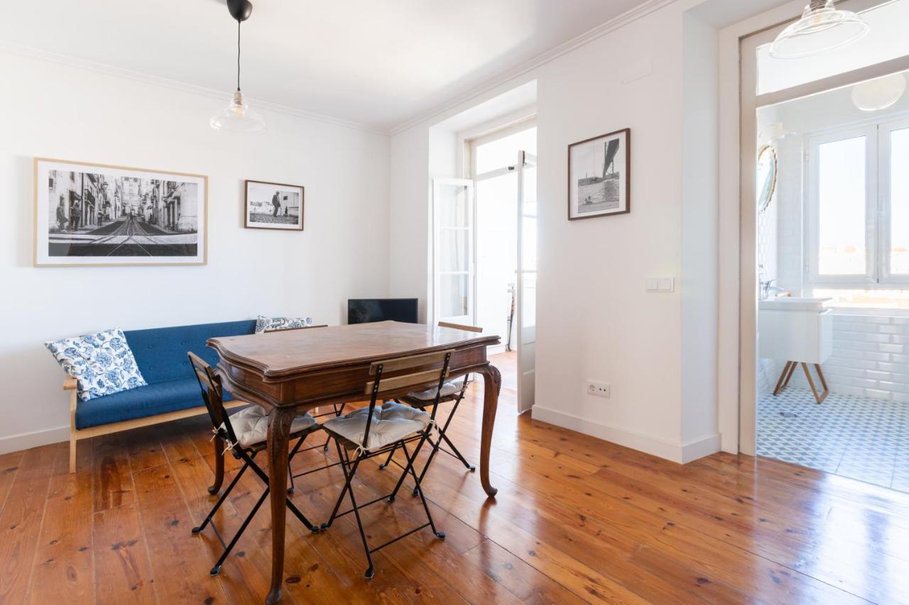 White & Blue Vintage Home In Graca Lisboa المظهر الخارجي الصورة