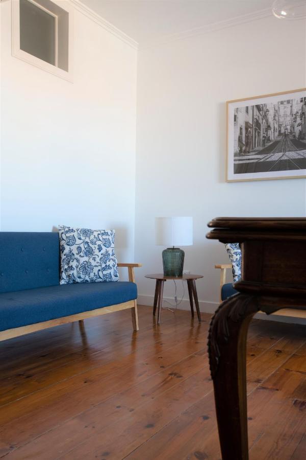 White & Blue Vintage Home In Graca Lisboa المظهر الخارجي الصورة