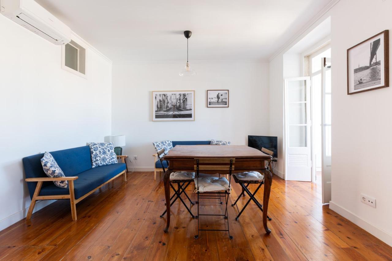 White & Blue Vintage Home In Graca Lisboa المظهر الخارجي الصورة